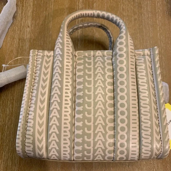 Marc Jacobs Beige Logo Mini Bag. Top handle and crossbody - Picture 12 of 14